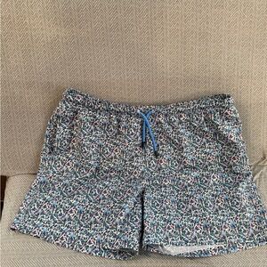 The Southern Shirt Company 5.5 in Swim Trunks